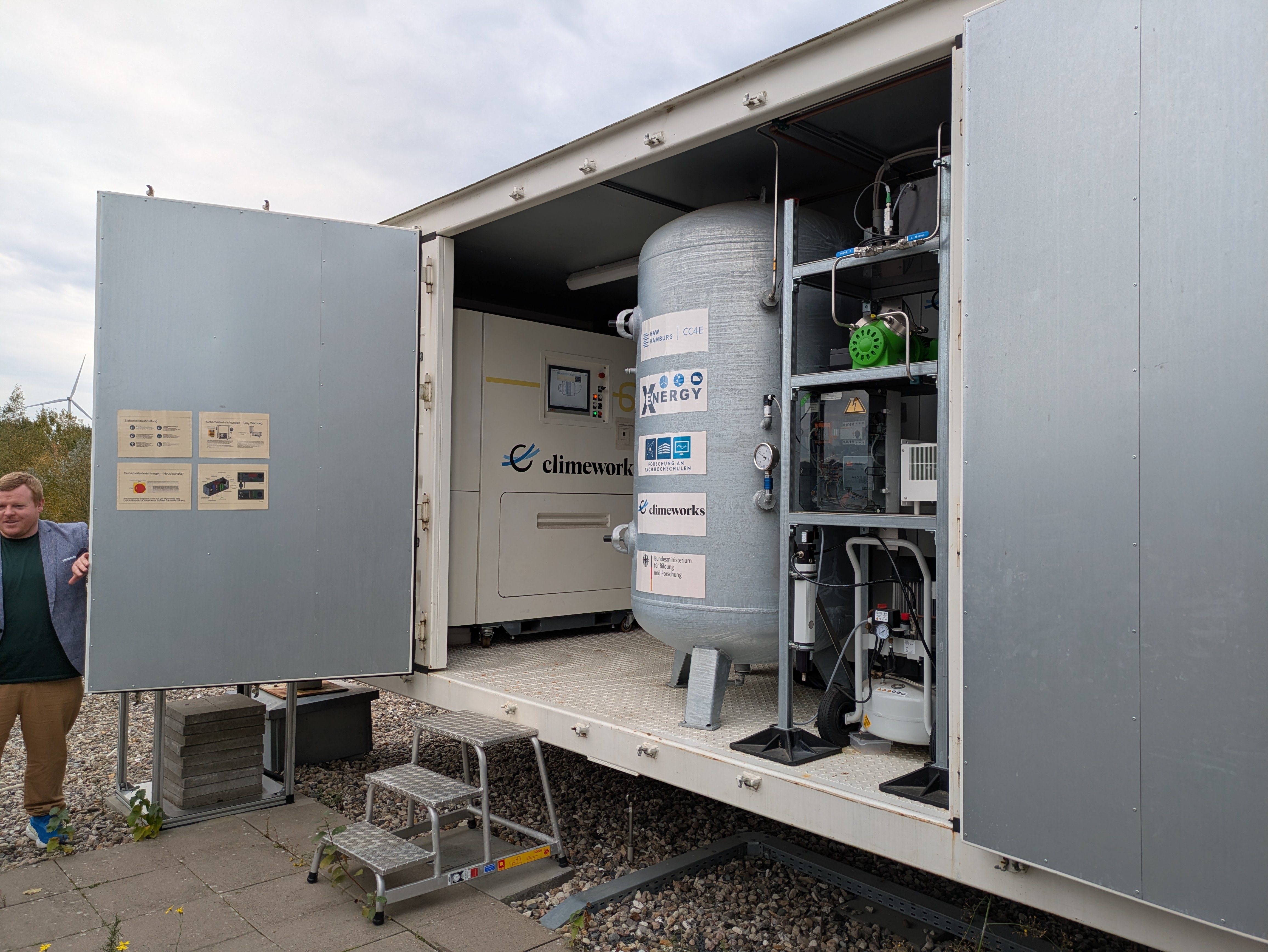 Photo shows direct air capture facility at Competence Center for Energy Transition (CC4E) in Hamburg, Germany. Photo: CLEW/Wettengel.