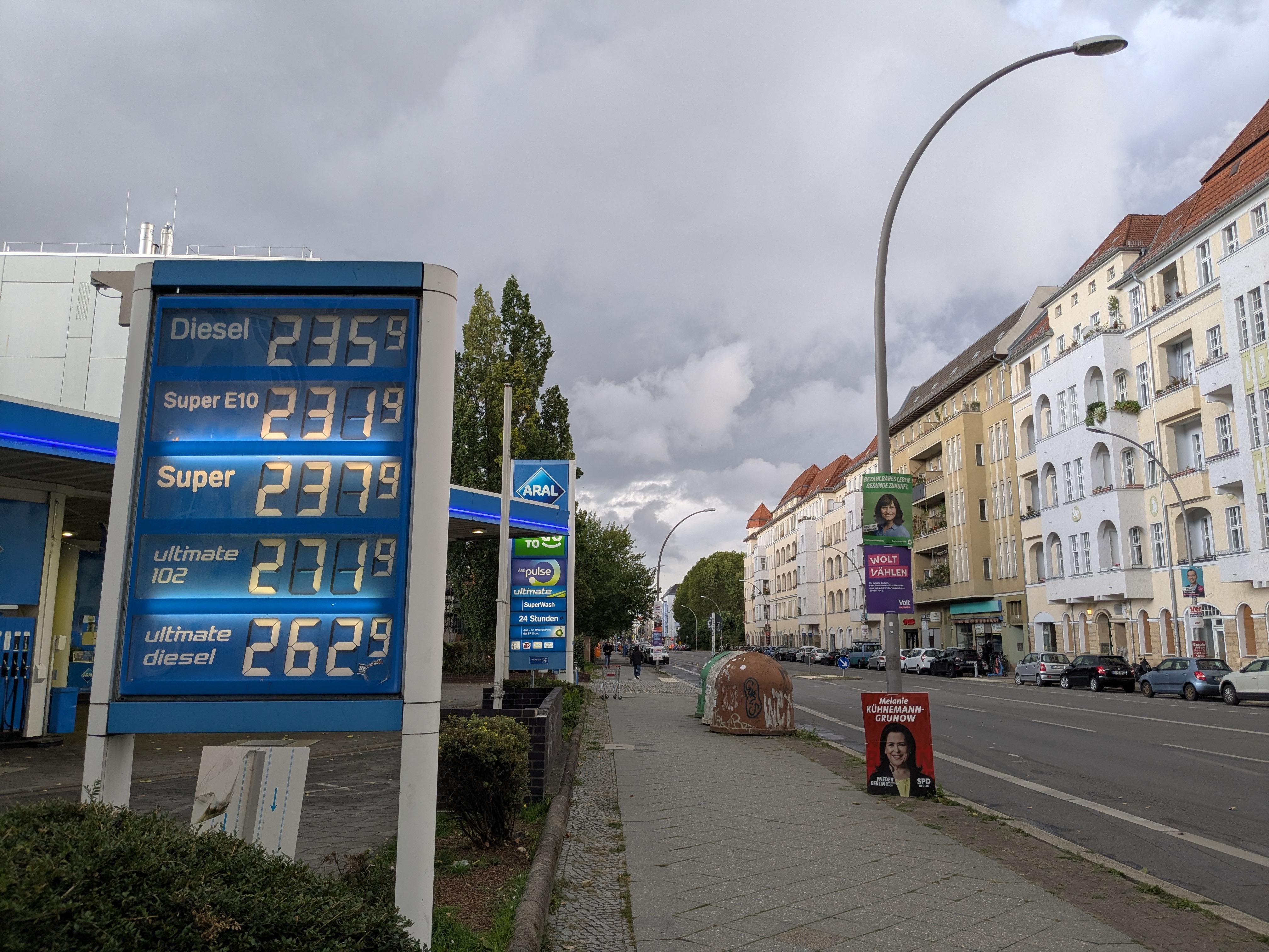 Photo shows prices at petrol station in Berlin, Germany, in September 2026. Photo: CLEW/Wettengel.