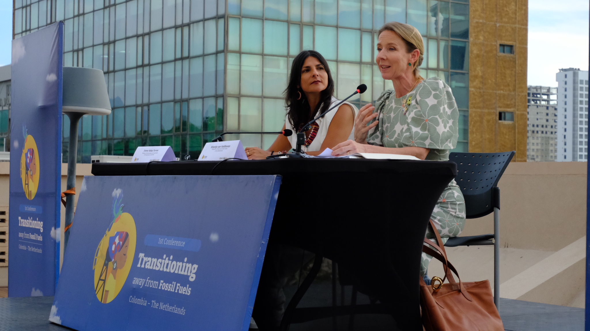 Climate ministers Vélez Torres (Colombia) and van Veldhoven (Netherlands) at the first-ever conference on moving away from fossil fuels