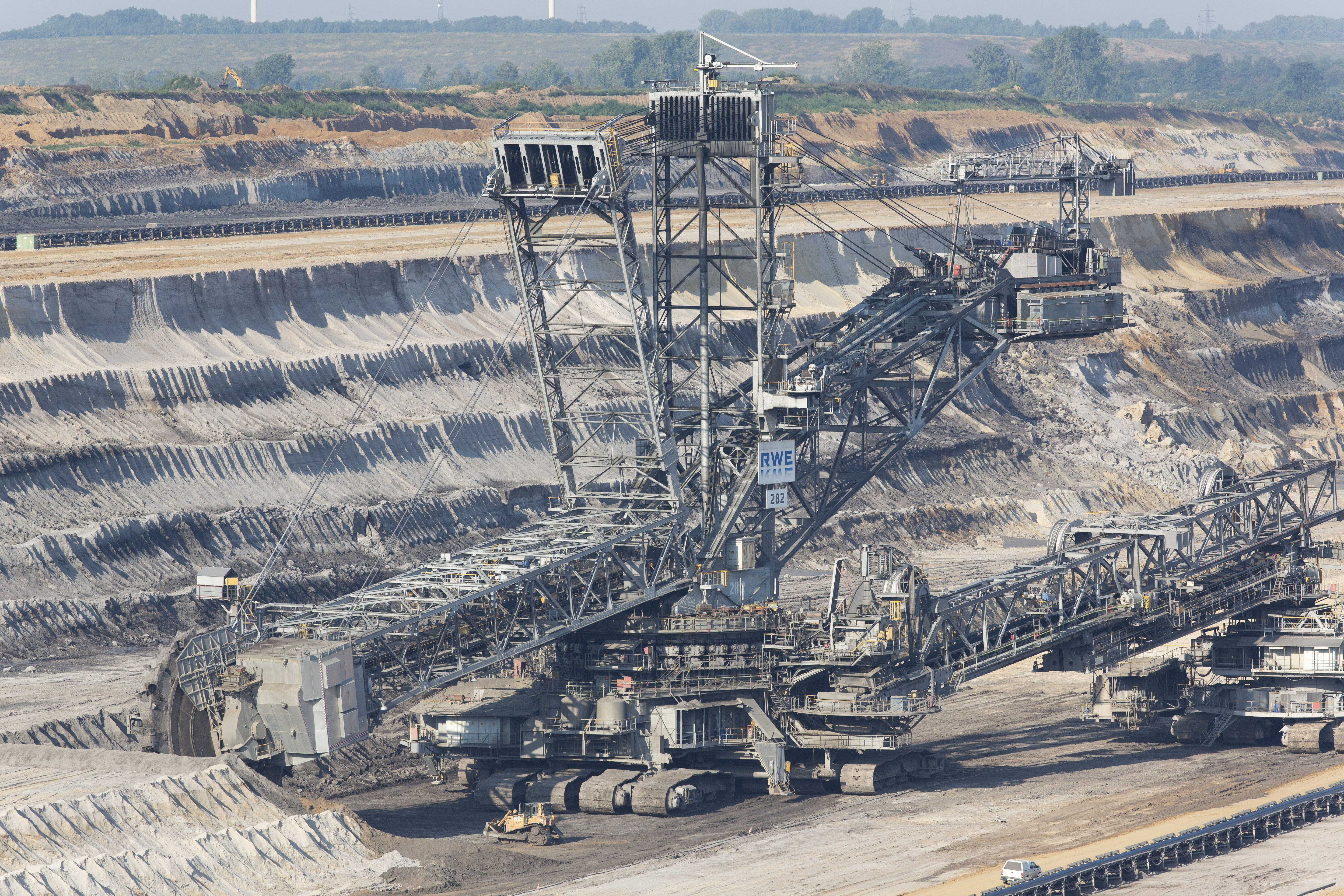 Excavator in a lignite mine in western Germany. Photo: RWE