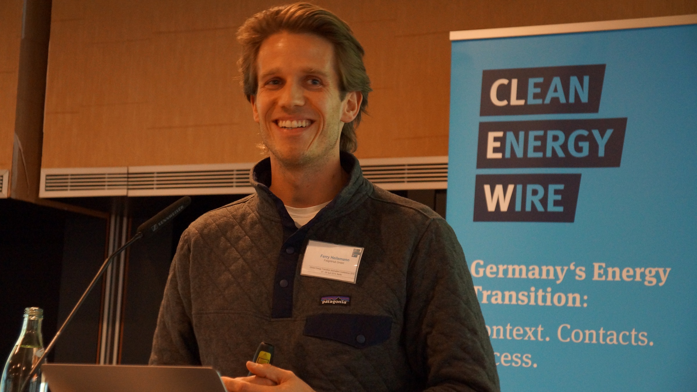 Photo of German entrepreneur and co-founder of digital freight forwarder FreightHub Ferry Heilemann at Clean Energy Wire's GETJO conference 2019. Photo: CLEW/Wettengel 2019.