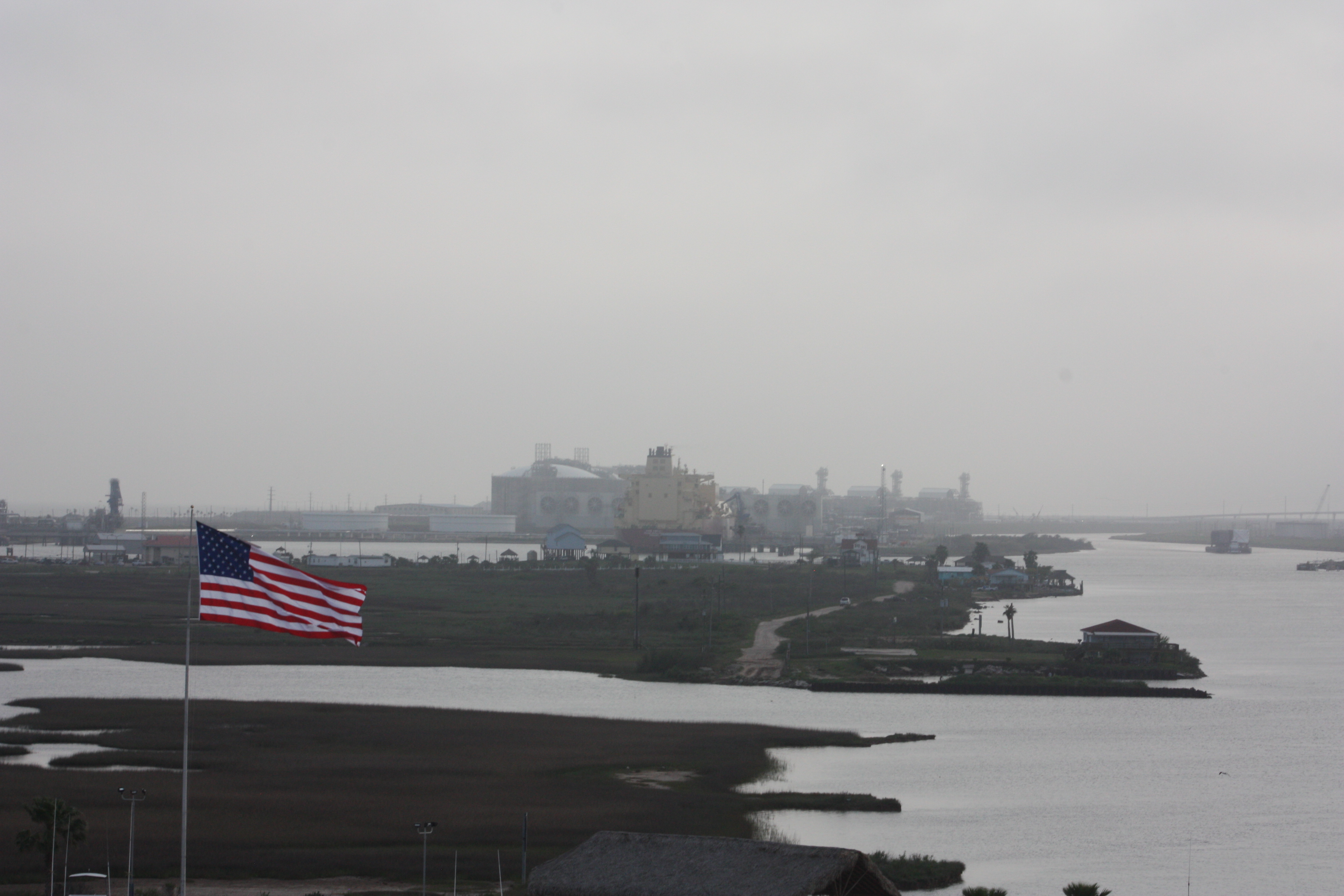 Coronavirus crisis highlights risks of U.S.-European LNG deals diplomacy | Clean Energy Wire