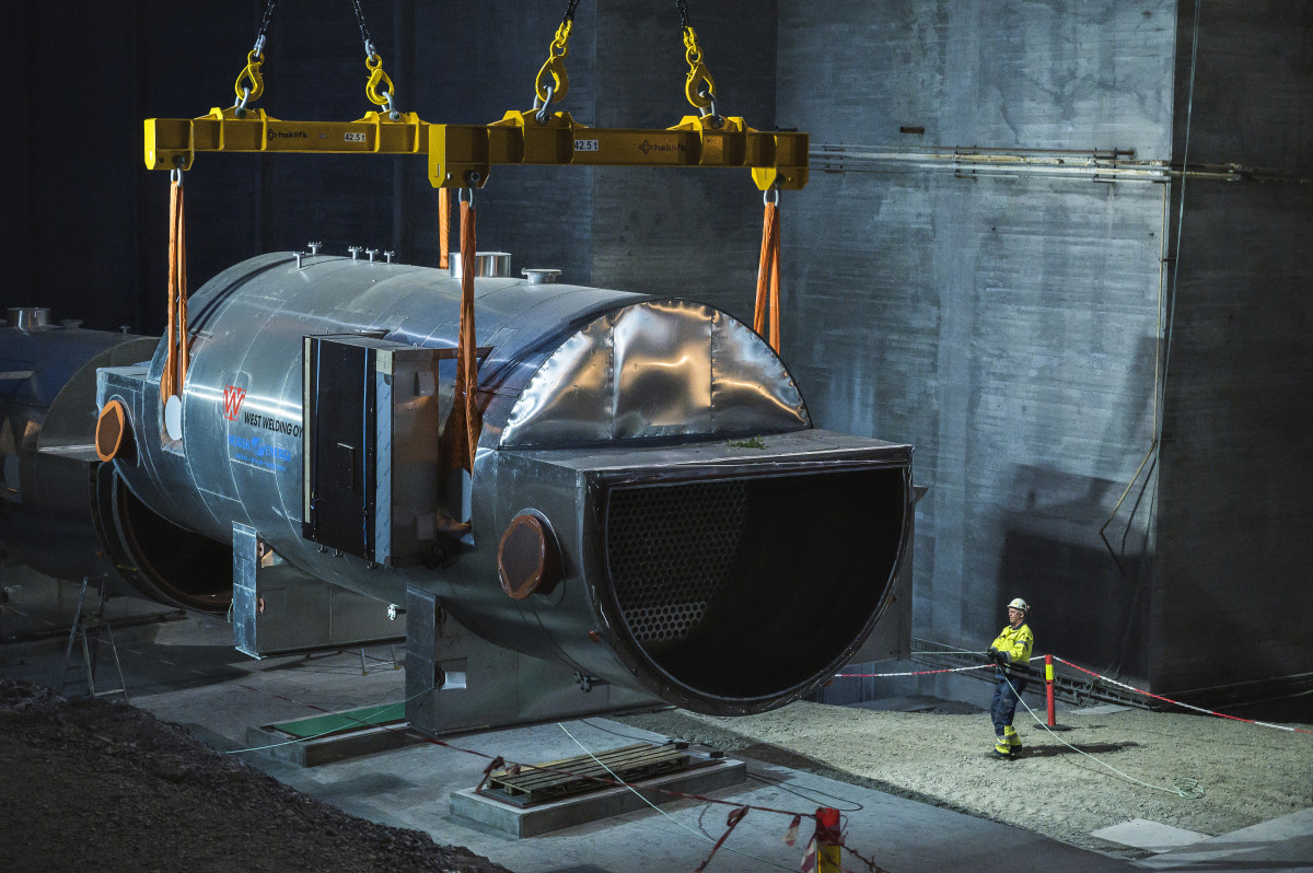 The image shows a waste heat recovery unit. Source: Heidelberg Materials