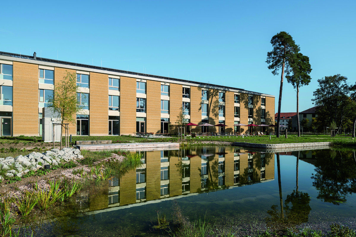 The Alnatura Campus near Frankfurt is Europe's largest office building made of clay and was awarded the DGNB's the top platinum rating in 2019. Photo: Lars Gruber/Alnatura.