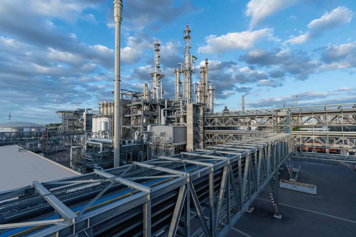 The German government has proposed to extend EU emissions trading for industry by several years. Photo: BASF SE. Photo shows acetylene plant in Ludwigshafen. Photo: BASF SE.
