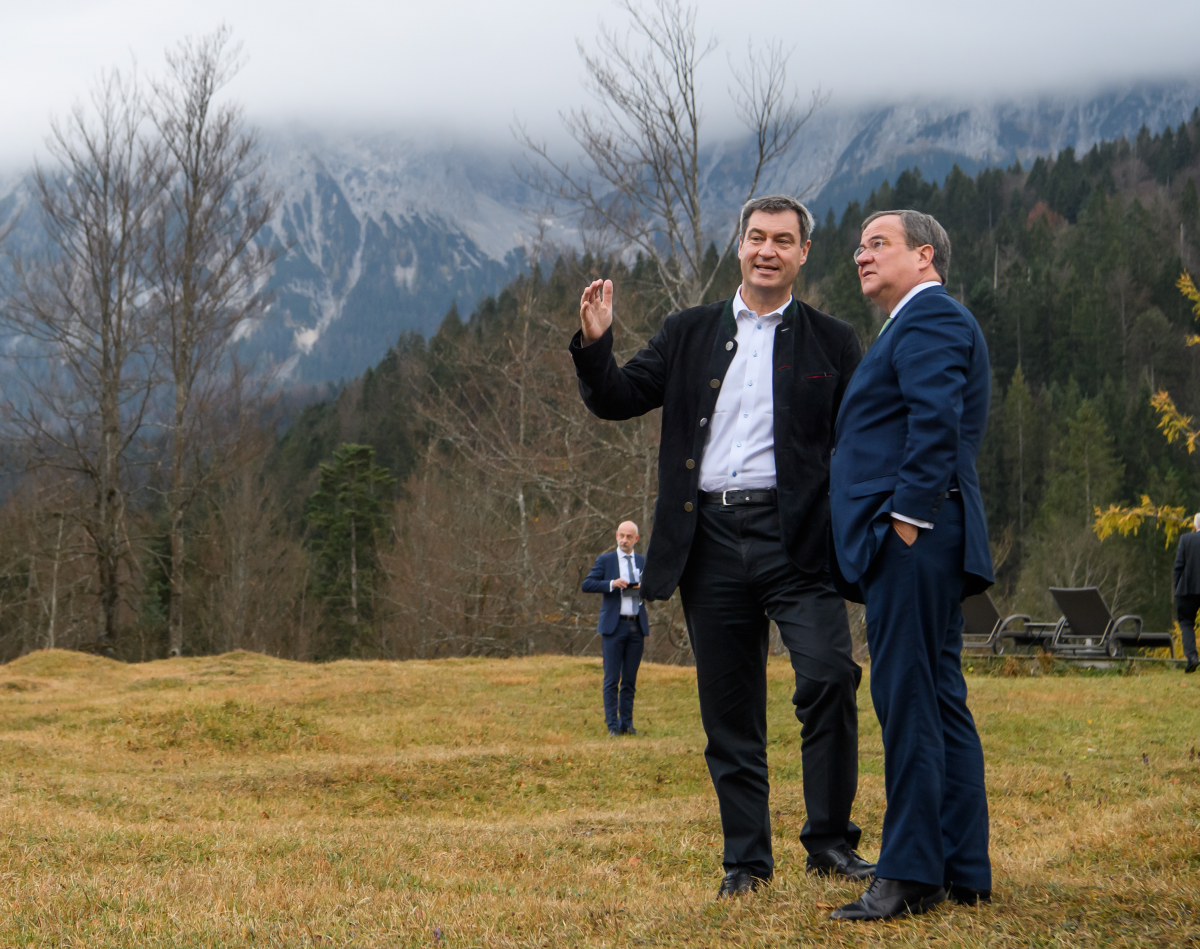 Photo shows CDU's Armin Laschet and CSU's Markus Söder. Source: Bayerische Staatskanzlei.