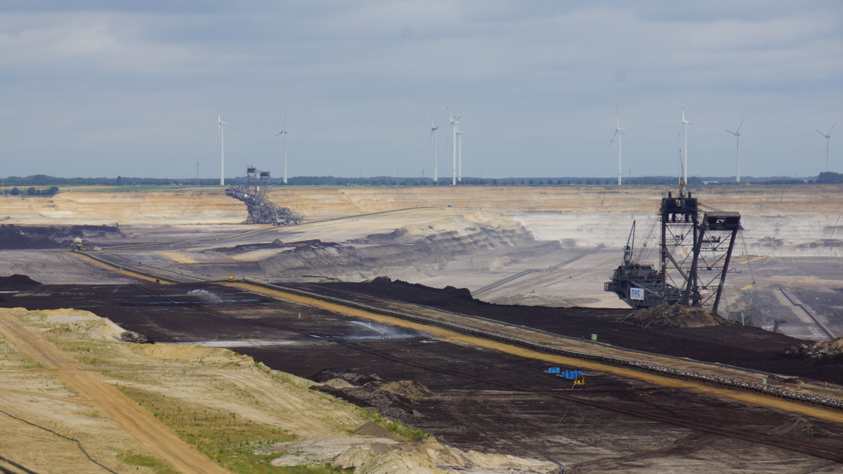 Photo shows lignite mine Garzweiler in Germany. Photo: CLEW/Carel Mohn.