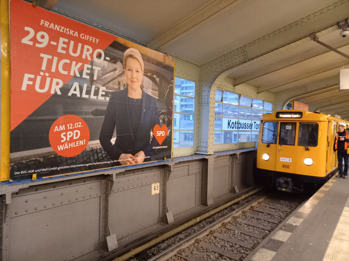 Election poster by Social Democrats (SPD) in Berlin subway station