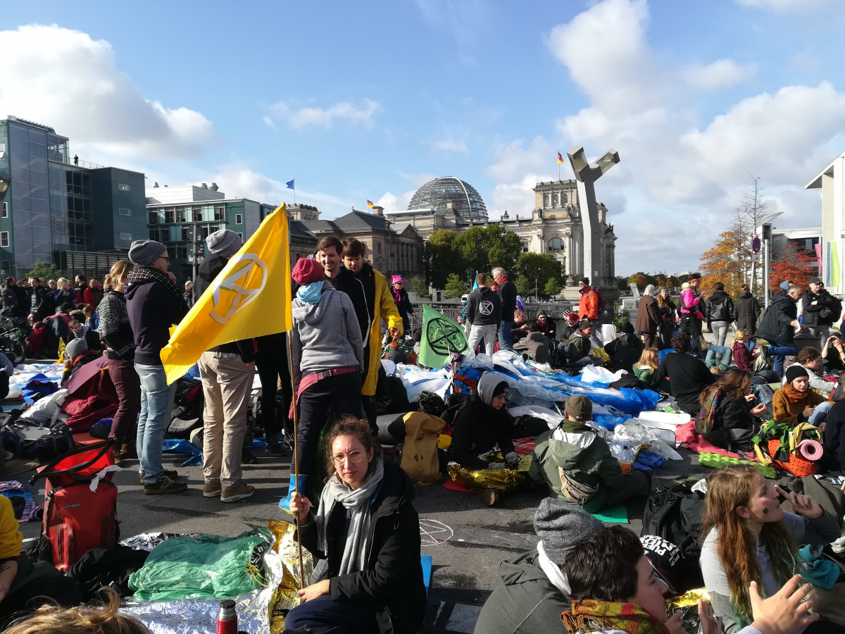 Extinction Rebellion protesters in the political centre of Germany's capital Berlin. Photo: CLEW/Wettengel. 