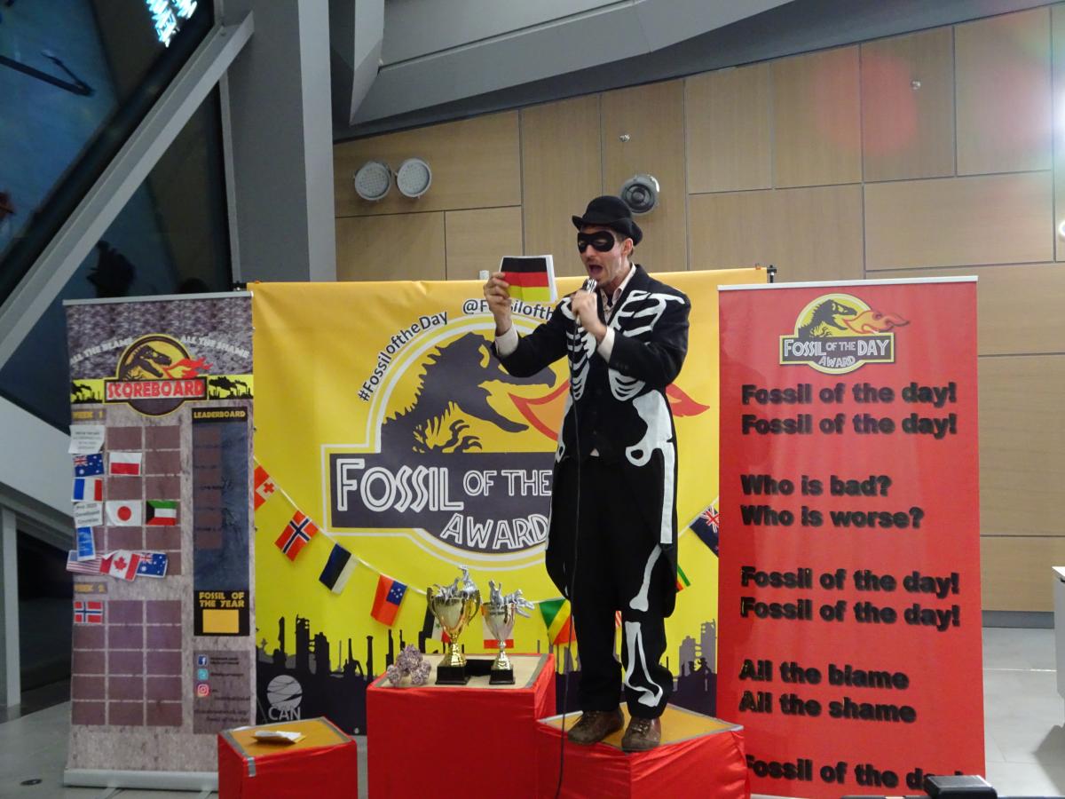 Cop23 Day 9 Technical Talks Approach End Germany Fossil Of The Day Clean Energy Wire Cop23 Day 9 Technical Talks Approach End Germany Fossil Of The Day Clean Energy Wire