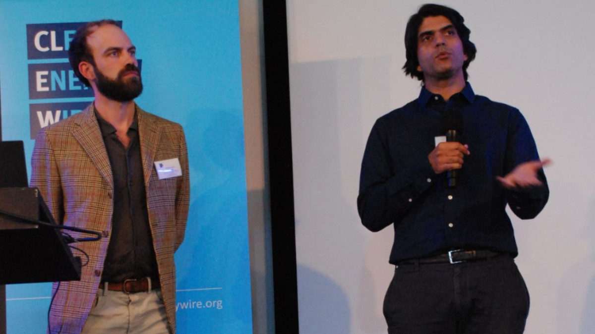 Photo shows Economist’s science and technology editor Alok Jha and Carbon Gap co-founder Eli Mitchell-Larson at Clean Energy Wire conference 2024. Photo: CLEW.