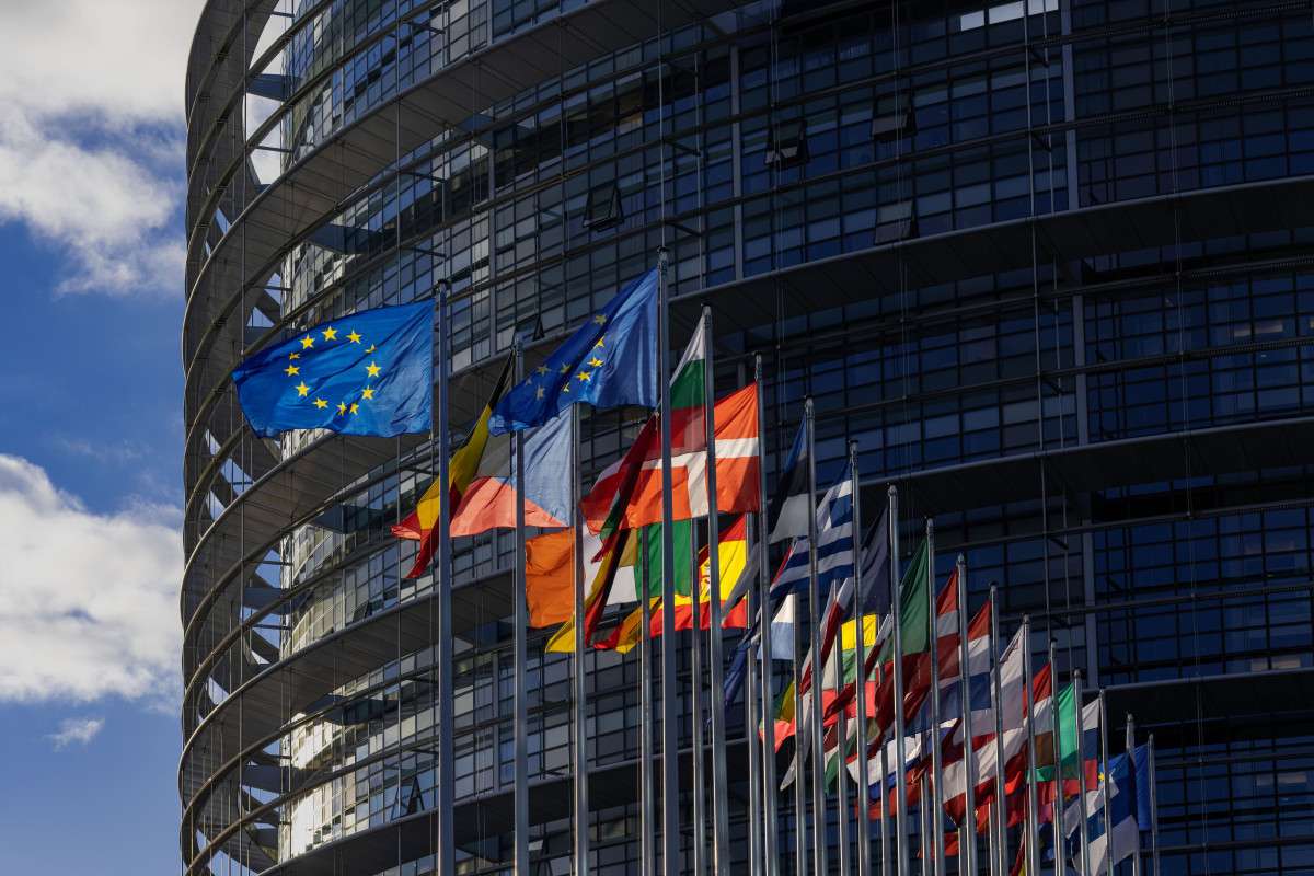 EU flags and national Flags waving in front of the Louise Weiss building in Strasbourg. Photo: European Union, EP, Denis Lomme. 