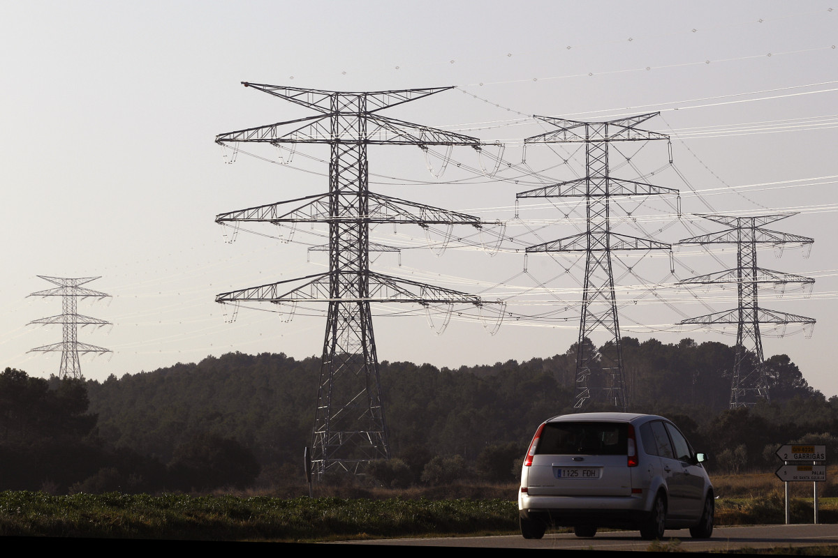 High-voltage power lines that are part of the electricity interconnection project between France and Spain. Photo: European Union.