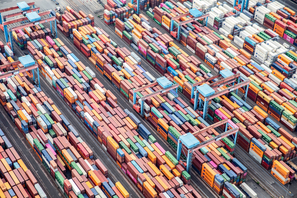 Shipping containers at the Port of Hamburg: Markets are good at standardisation - except when it comes to climate action, says Agrafiotis. Photo: HHLA/Thies Rätzke