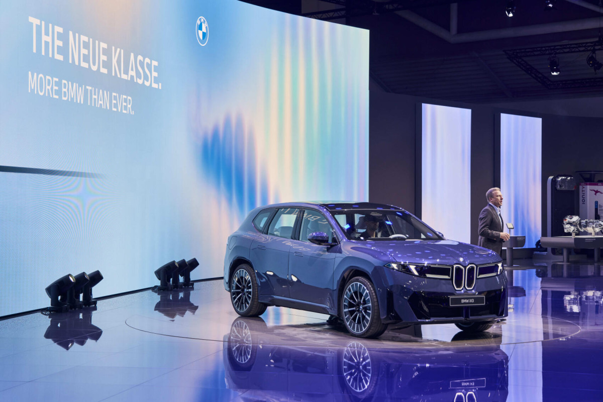 BMW presents an electric car of its "Neue Klasse". Image by IAA 