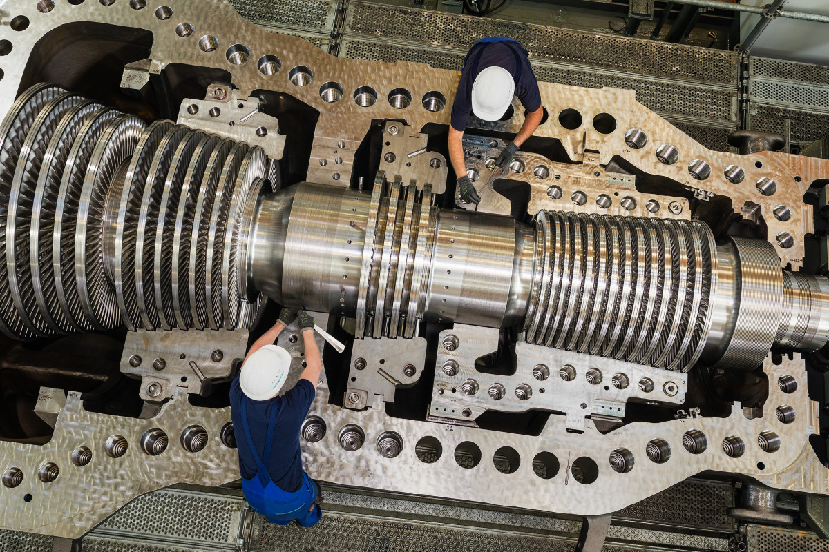 A steam turbine during final assembly at Siemens' site in Görlitz. Photo: Siemens 