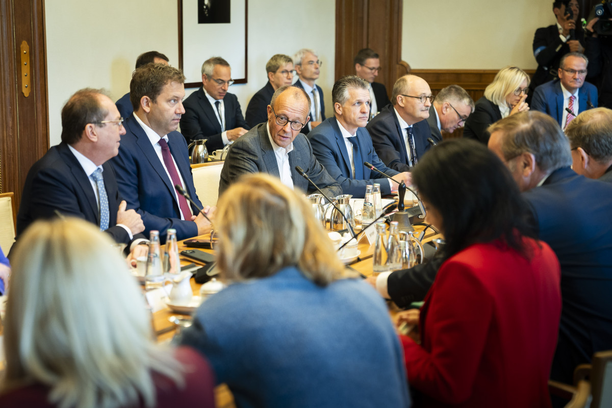 Merz (centre) and his government cabinet at a meeting in September 2025. Photo: Bundesregierung / Kugler Picture shows German chancellor Merz and his ministers in 2025. Photo: Bundesregierung / Kugler