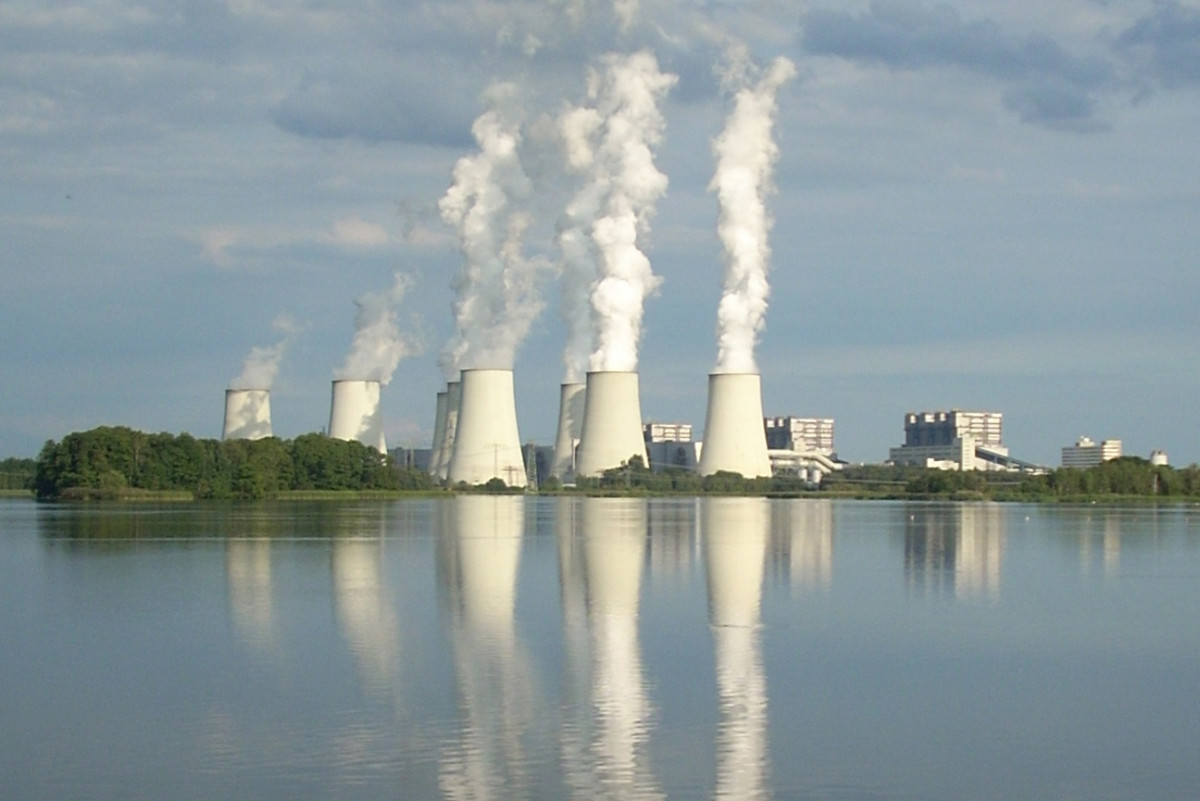 Switch from coal to cut CO2 emissions from German fossil fuel power plants by a third - researcher | Clean Energy Wire