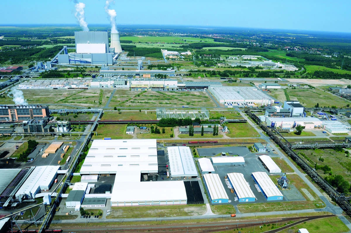 Photo shows Industriepark Schwarze Pumpe on the border of eastern German states Brandenburg and Saxony. Photo: LMBV/Radke. 