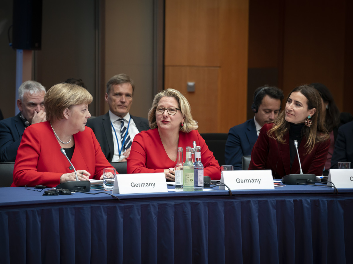 German Chancellor Angela Merkel, environment minister Svenja Schulze and Chile's environment minister Carolina Schmidt at the tenth Petersberg Climate Dialogue in Berlin. Photo: BMU/photothek/Thomas Koehler.