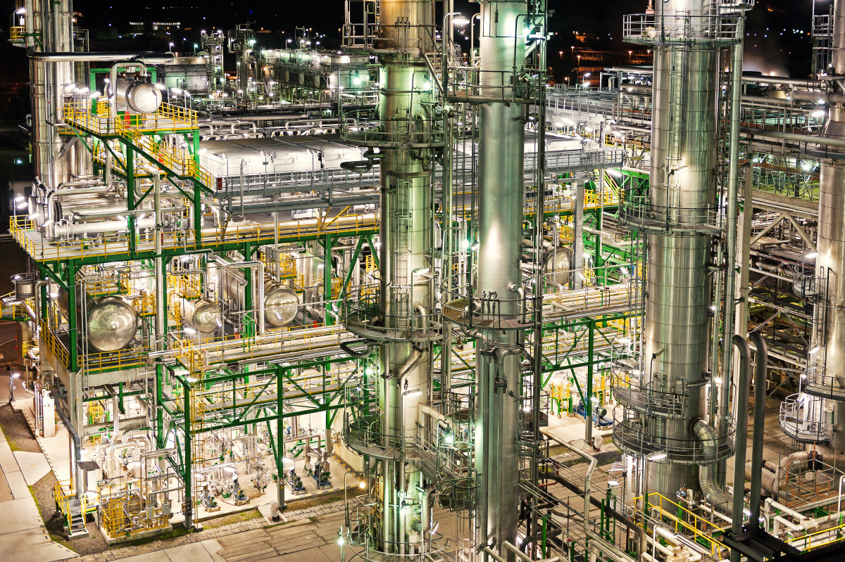 Photo shows PCK refinery in Schedt, Germany, at night. Photo: PCK Raffinerie GmbH. 