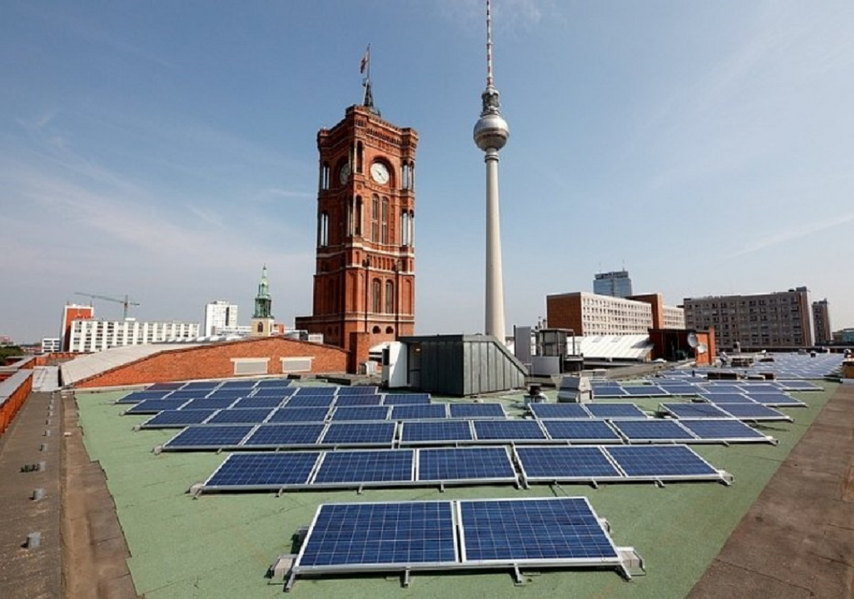 A mass roll-out of solar power and other renewables could help resuscitate economic activity across Germany and Europe. Photo: Berliner Immobilienmanagement GmbH 