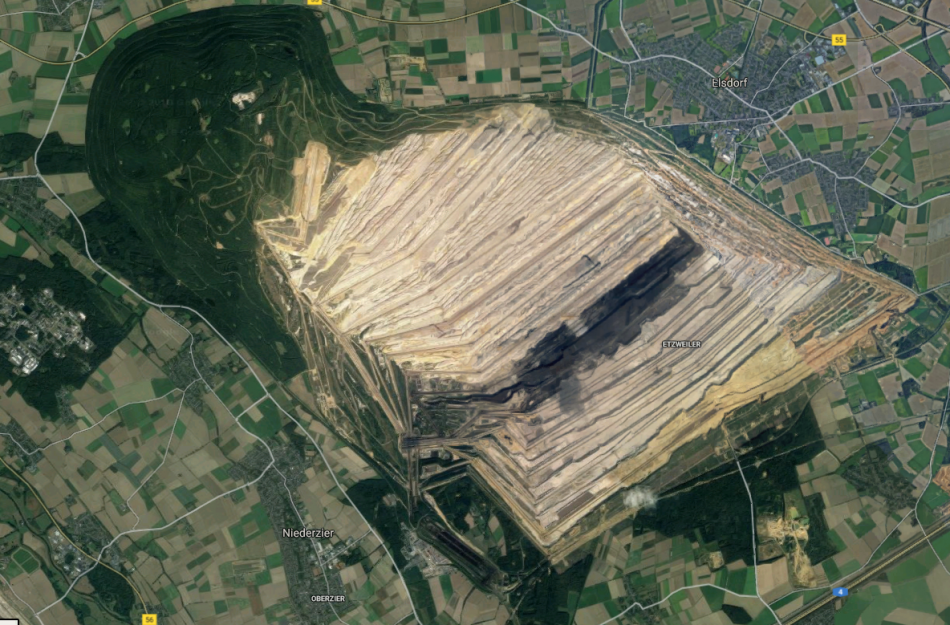 The embattled remainder of the Hambach Forest lies on the mine's bottom right corner. Photo: Google Maps.