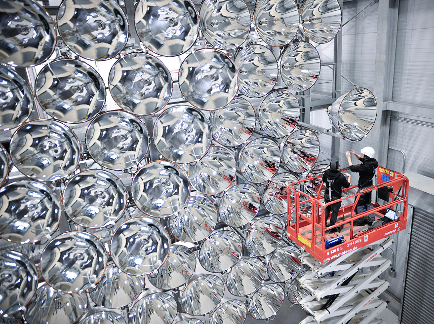Inspection of the "artificial sun". Photo/DLR 