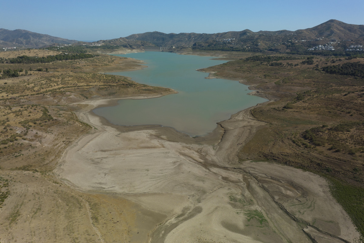 Water levels in Spain's La Viñuela reservoir have hit historic lows. Photo: European Union. Water levels in Spain's La Viñuela reservoir have hit historic lows. Photo: European Union.