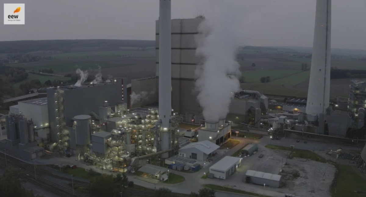 The waste to energy plant at Helmstedt generates 283,000 MWh a year, enough to power around 81,000 houses. Photo: EEW.