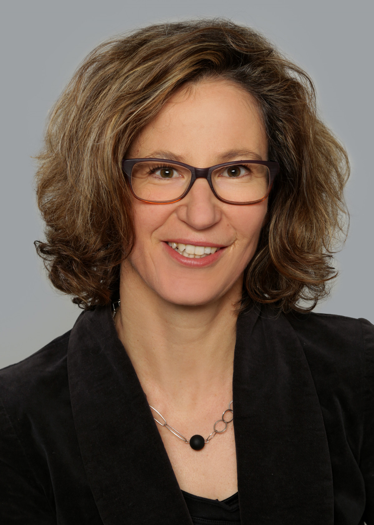Kirsten Westphal is a senior associate at the German Institute for International and Security Affairs (SWP). She is currently on leave of absence to work as an executive director for the German government's hydrogen import initiative H2 Global.
