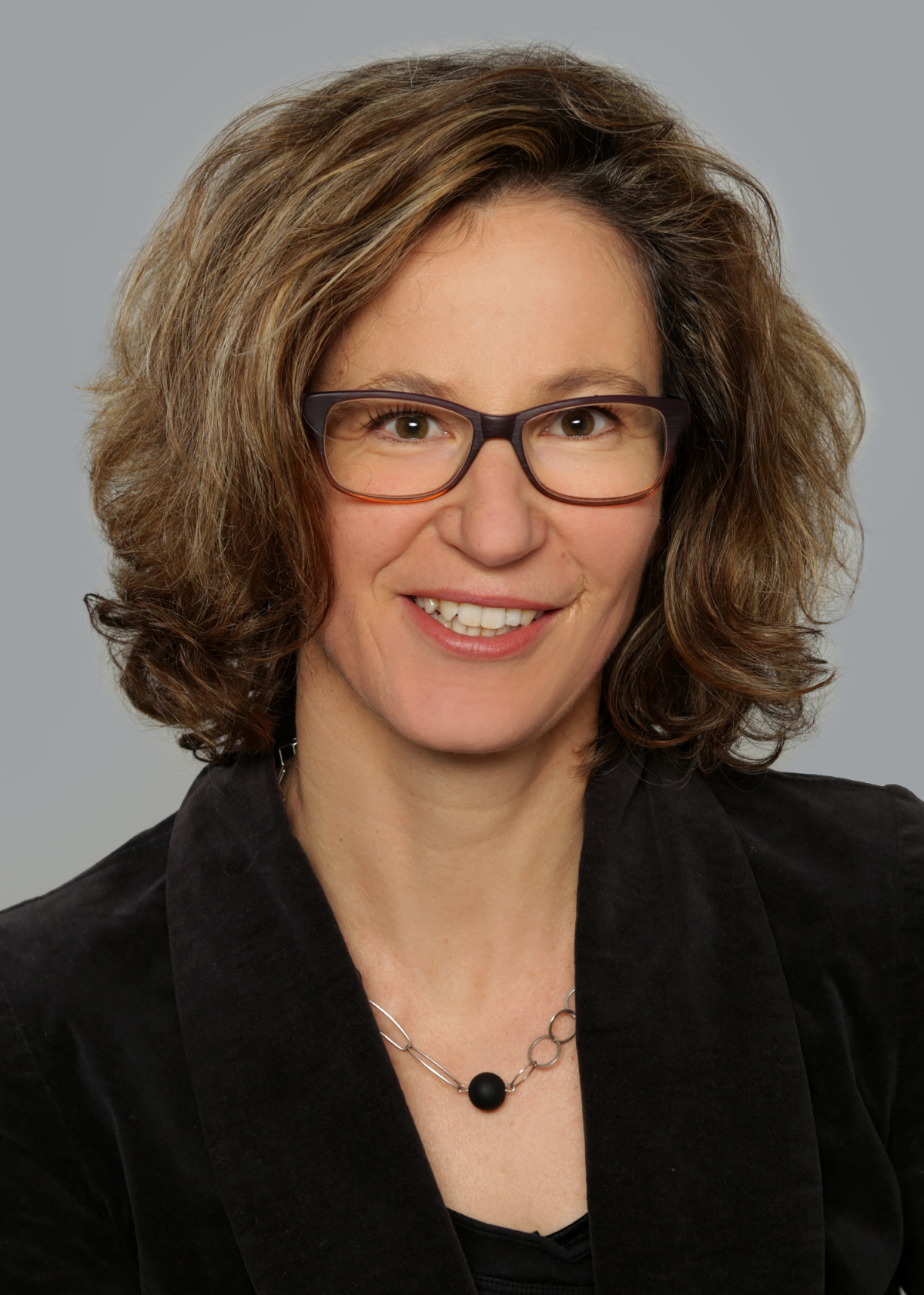 Kirsten Westphal is a senior associate at the German Institute for International and Security Affairs (SWP). She is currently on leave of absence to work as executive director at the German government's hydrogen import initiative H2 Global.